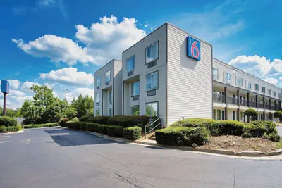 Photo 2 - Motel 6 Augusta, GA
