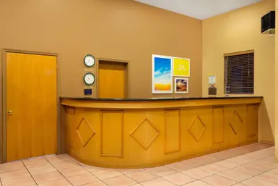 Photo 4 - Days Inn by Wyndham Bullhead City