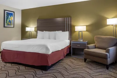 Photo 5 - Best Western Heritage Inn