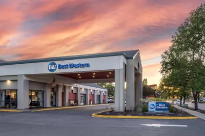 Photo 2 - Best Western Heritage Inn