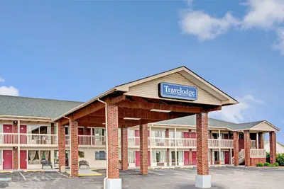 Photo 2 - Travelodge by Wyndham Sellersburg / Louisville North