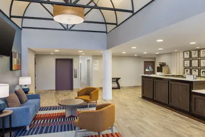 Photo 2 - Lake Norman Inn and Suites