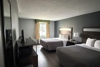 Photo 5 - Q Lodge