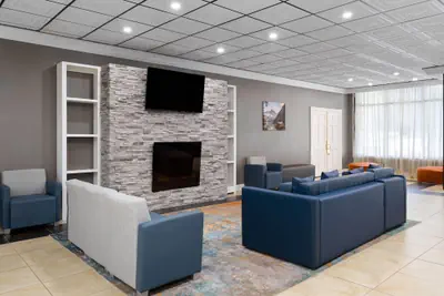Photo 5 - Days Hotel by Wyndham Williamsburg I-64