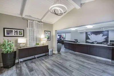 Photo 4 - La Quinta Inn by Wyndham Laredo I-35