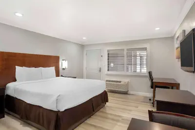 Photo 5 - Best Western Inn