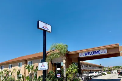 Photo 2 - Buena Park Inn