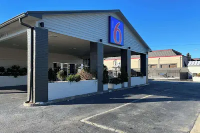 Photo 2 - Motel 6 Greenville, NC – ECU-Medical Center