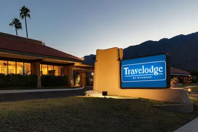 Photo 2 - Travelodge by Wyndham Palm Springs