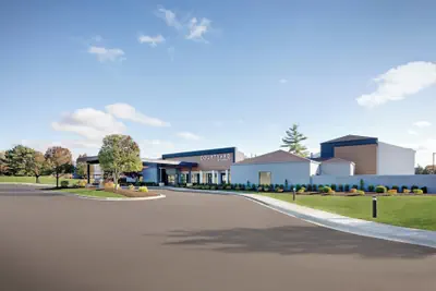 Photo 2 - Courtyard by Marriott Southfield