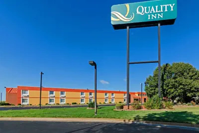 Photo 2 - Quality Inn South
