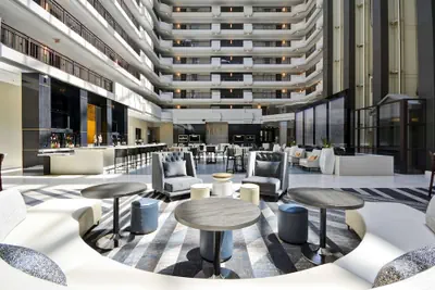Photo 4 - Embassy Suites Hotel Charlotte