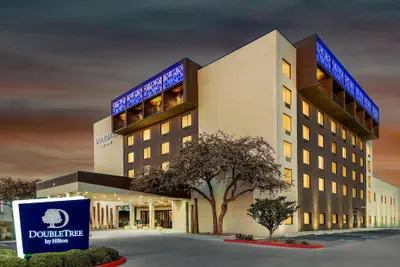 Photo 2 - DoubleTree by Hilton Lubbock University Area