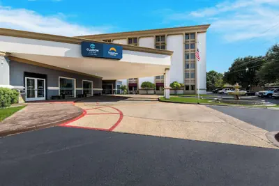 Photo 2 - Clarion Hotel San Angelo near Convention Center