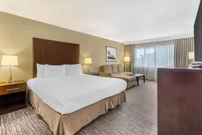 Photo 5 - Best Western Plus Garden Court Inn