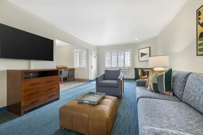Photo 2 - Best Western Plus Beach View Lodge Carlsbad
