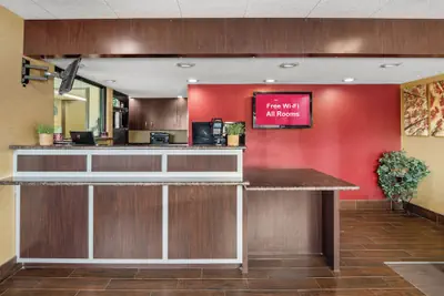 Photo 5 - Red Roof Inn Lansing East – MSU