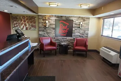 Photo 3 - Red Roof Inn Lansing East – MSU