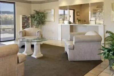 Photo 2 - Econo Lodge Franklin