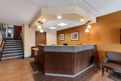 Photo 3 - Best Western Bridgeview Hotel