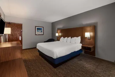 Photo 2 - Best Western Bridgeview Hotel