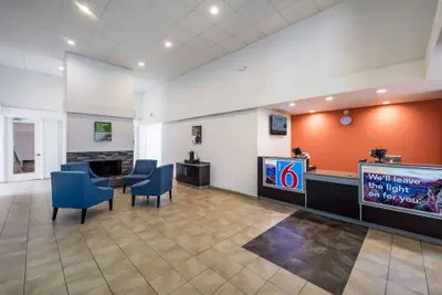Photo 2 - Motel 6 Irving, TX - Irving DFW Airport East