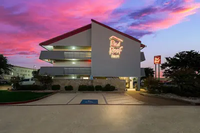 Photo 2 - Red Roof Inn Dallas - DFW Airport North