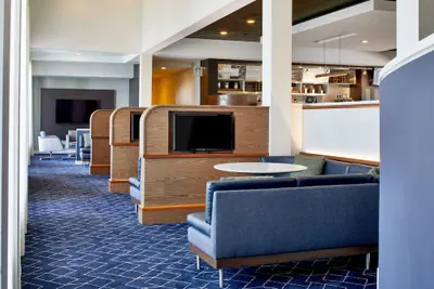 Photo 3 - Courtyard by Marriott Memphis Airport