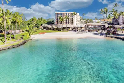 Photo 2 - Courtyard by Marriott King Kamehameha's Kona Beach Hotel