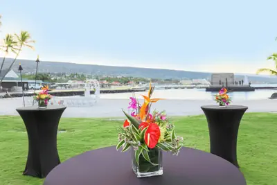 Photo 4 - Courtyard by Marriott King Kamehameha's Kona Beach Hotel