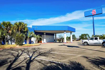 Photo 2 - Motel 6 Opelousas, LA