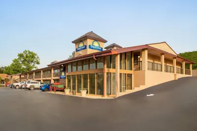 Photo 2 - Days Inn by Wyndham Cartersville