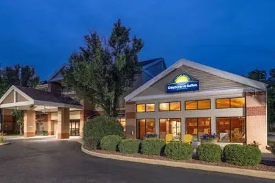 Photo 2 - Days Inn & Suites by Wyndham Madison