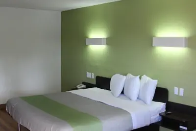 Photo 3 - Days Inn by Wyndham Cincinnati I-71