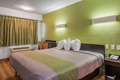 Photo 5 - Days Inn by Wyndham Cincinnati I-71