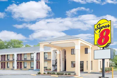 Photo 2 - Super 8 by Wyndham Eufaula