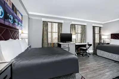 Photo 3 - Hotel Indigo Dallas Downtown by IHG