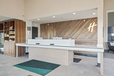 Photo 4 - Holiday Inn Ontario by IHG