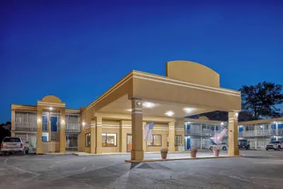 Photo 2 - Motel 6 Effingham, IL