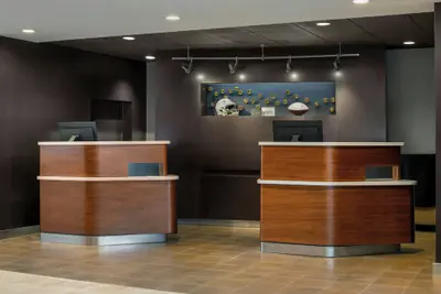 Photo 3 - Courtyard by Marriott Pittsburgh Airport