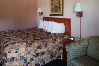 Photo 2 - Rodeway Inn Leesburg Chain of Lakes