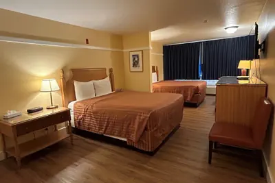 Photo 2 - Marina Inn
