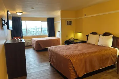 Photo 4 - Marina Inn