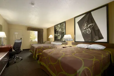 Photo 5 - Super 8 by Wyndham Calhoun