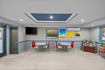 Photo 4 - Days Inn by Wyndham Chesapeake