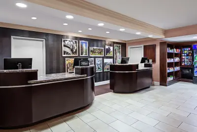 Photo 4 - DoubleTree Raleigh Durham Airport at Research Triangle Park