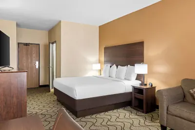 Photo 4 - Days Inn by Wyndham Grand Forks Columbia Mall