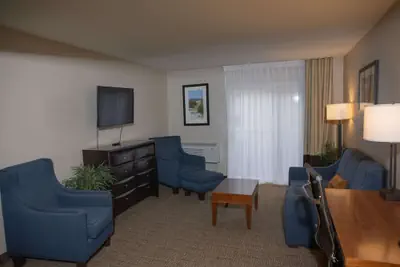 Photo 4 - Comfort Inn & Suites Erie - Splash Lagoon Indoor Waterpark