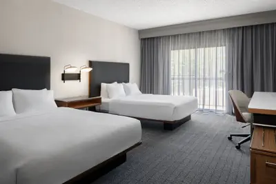 Photo 2 - Courtyard by Marriott Little Rock West