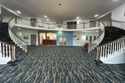 Photo 5 - Days Inn and Suites by Wyndham Sikeston